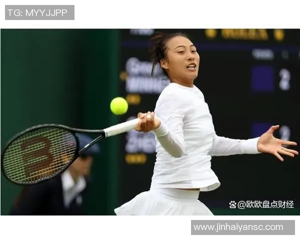 足球场上的风采与魅力 盘点那些与球星携手的美女们